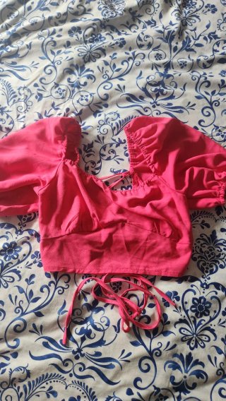Top Rosa con Mangas Abullonadas