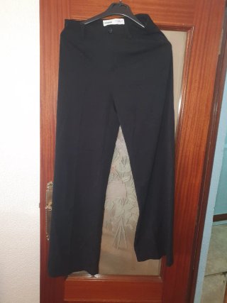 Pantalones de vestir Bershka negros