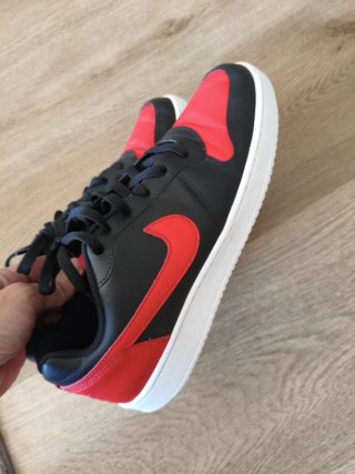 Zapatillas Nike Ebernon Low Negras y Rojas