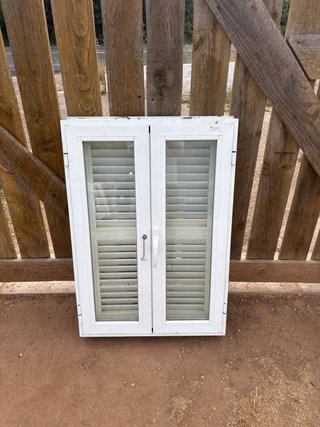 Ventana de PVC con contraventanas