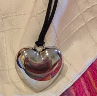 Collar con Colgante de Corazón Plateado