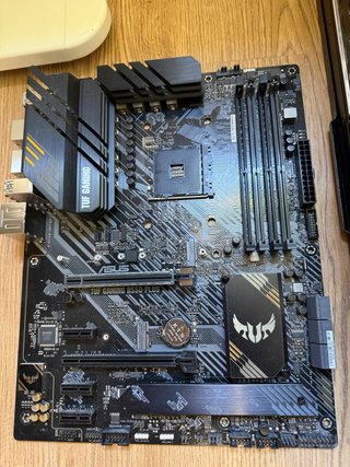 Placa Base ASUS TUF GAMING B550-PLUS