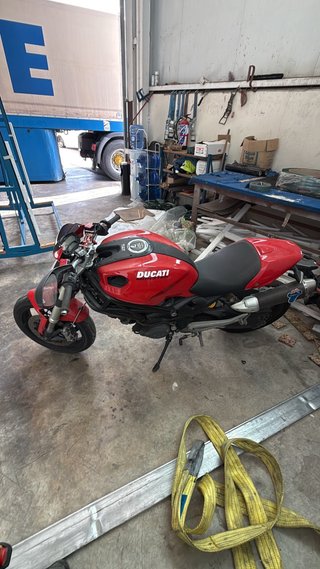 Ducati Monster 696 Rojo