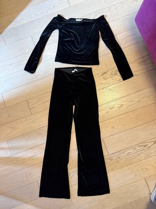 Set maglia e pantalone in velluto nero