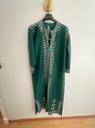 Caftán Verde con Bordados