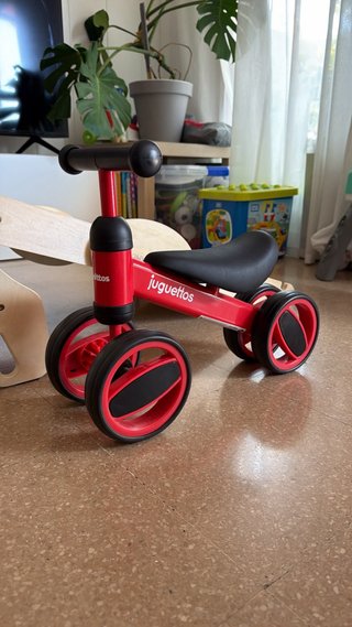 Bicicleta de aprendizaje Juguettos roja