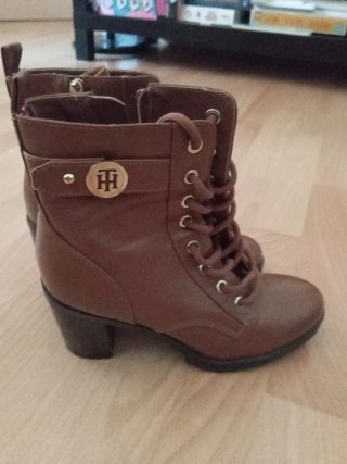 Botines Tommy Hilfiger Marrones Botines negros bos