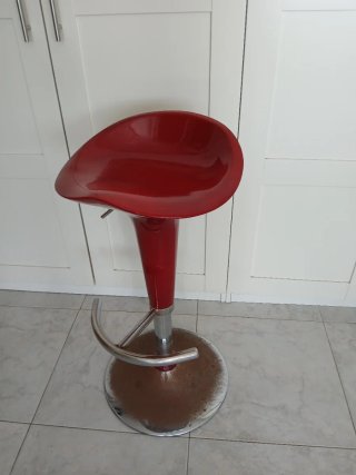 Taburete Alto Rojo y Plateado