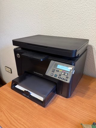 Impresora HP Color LaserJet Pro MFP M176n