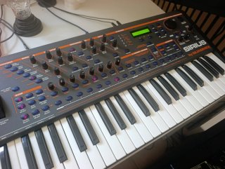 Sintetizador Quasimidi Sirius