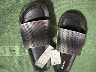 Chanclas S7 STAR plateadas y negras T-41
