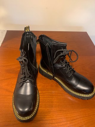 Botas tipo  Dr. Martens negras talla 41