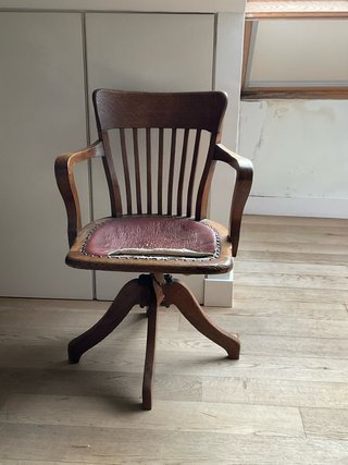 Poltrona girevole in rovere vintage