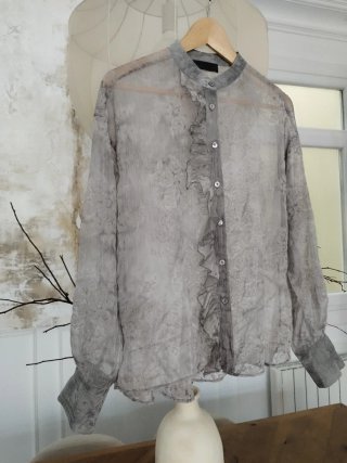Blusa gris plata semitransparente