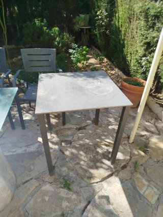 Conjunto de mesa y sillas de jardín