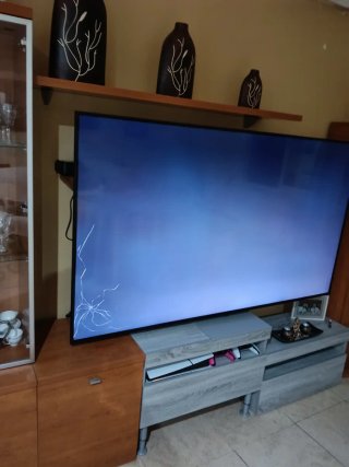 TV con esquina rota se escucha pero no se ve