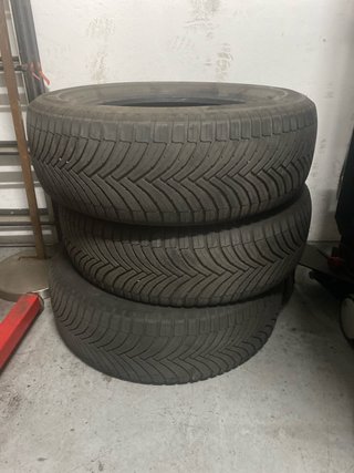 Ruedas Bridgestone 235/65/17 108v