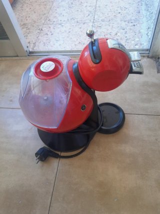 Cafetera Dolce Gusto Roja