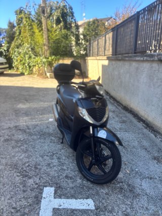Honda SH 150cc para reparar (SE VENDE ENTERA).