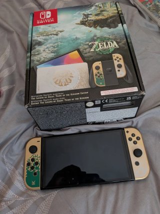 Nintendo Switch OLED Edizione Zelda