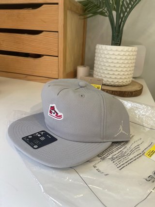 Gorra Jordan Gris