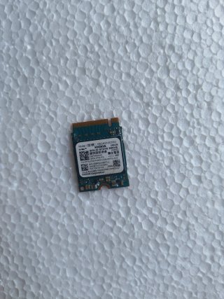 Disco duro NVMe mini Kioxia 256 Gb