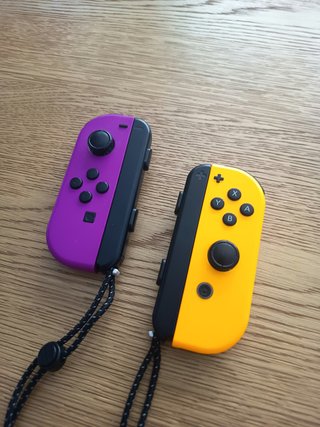 Nintendo Switch Joy-Con Morado y Amarillo