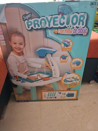 Super Proyector Infantil con Mesa de Dibujo