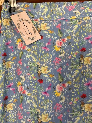 SIN ESTRENAR.FALDA 6€ Bonita faldsa
