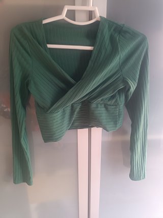 Camiseta verde cruzada manga larga