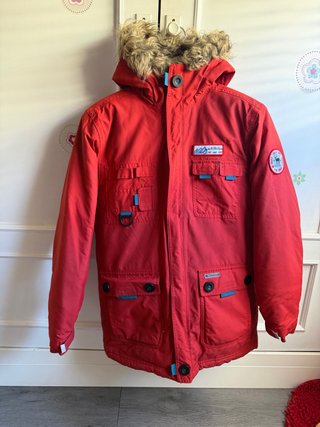 Abrigo Rojo Decathlon