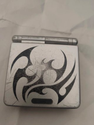 Game Boy Advance SP tribal + cargador original