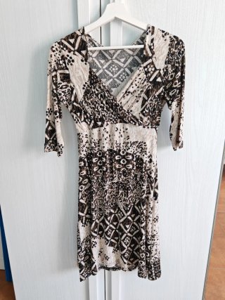 Abito fantasia beige e marrone