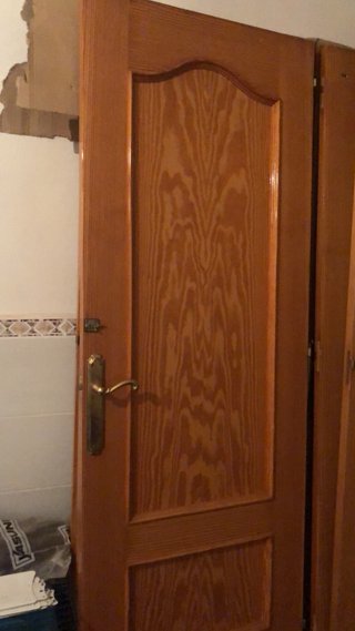 Puerta de madera para habitación