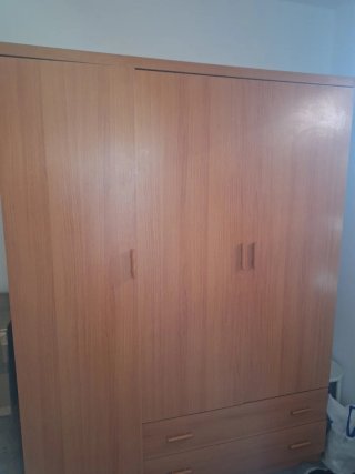 Armario de madera