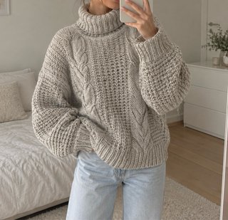 Jersey de punto grueso con cuello alto