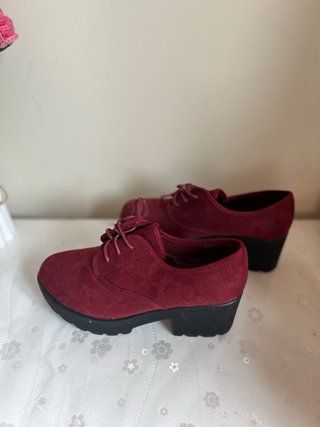 Zapatos rojos de vestir