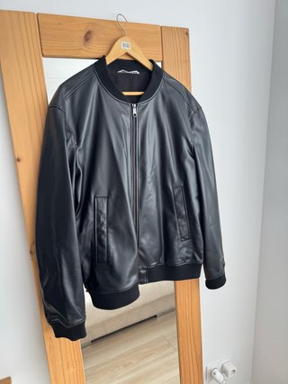 Chaqueta efecto piel Zara XXL