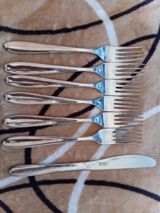 Lote 6 Tenedores y 1 Cuchillo Pintinox