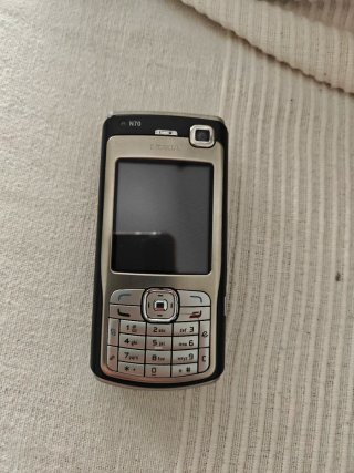 Móvil Nokia N70