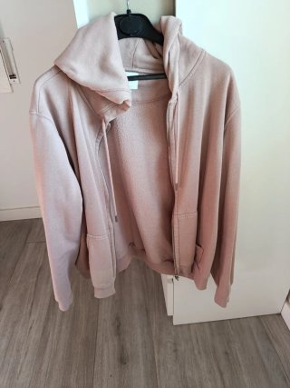 Chaqueta chándal rosa con cremallera