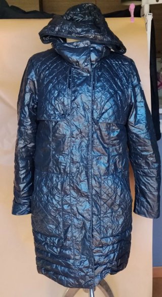 Giaccone Moncler nero trapuntato con cappuccio