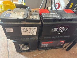 Lote de 5 Baterías para Vehículo 30€