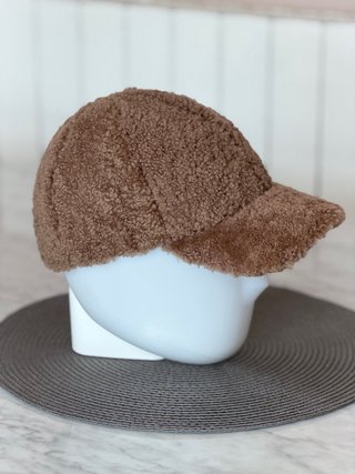 Gorra de cuero para mujer
