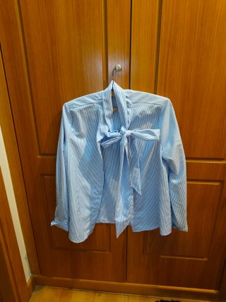 Blusa de rayas con lazada