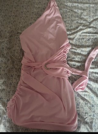 Vestido rosa Zara asimétrico
