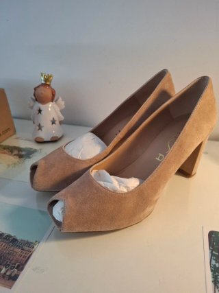 Zapatos de tacón nude