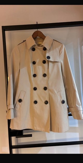 Gabardina corta Mosnova beige