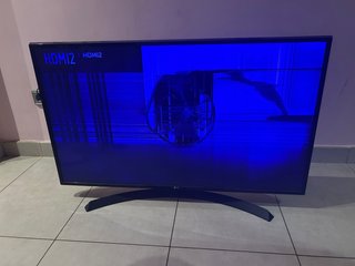 Televisión LG con pantalla rota