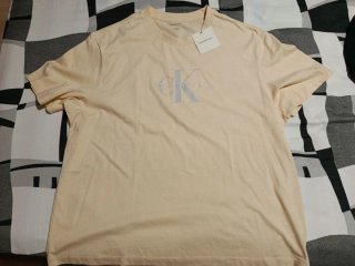Camiseta Calvin Klein Hombre Beige